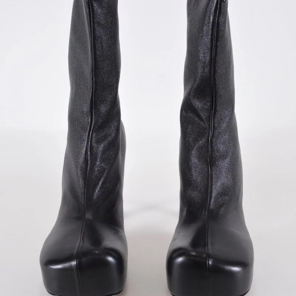 Bottega Veneta Black leather boots 🖤 - Picture 7 of 9